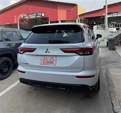 ميتسوبيشي اوتلاندر